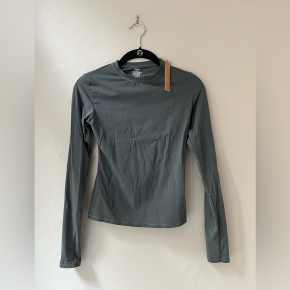 SKIMS Tops - SKIMS FITS EVERYBODY LONG SLEEVE T SHIRT IN DEEP SEA 2X